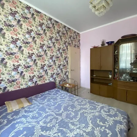 2 комнатная 75 м2 аркадия Gagarin Plaza * オデッサ